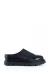 Dr. Martens' Vent Xx02 Leder Mules Schuhe In Black