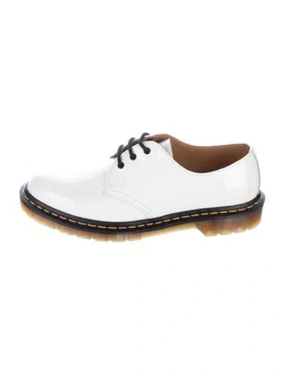 Pre-owned Dr. Martens Patent Leather Oxfords In White