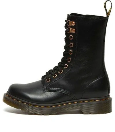 Dr. Martens' (wmns) Dr. Martens 1490 Hdw Wanama Martin Boots Black