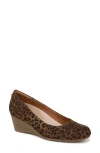 Dr. Scholl's Be Flex Wedge Pump In Brown/black