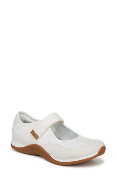 Dr. Scholl's Goodie Sneaker In White