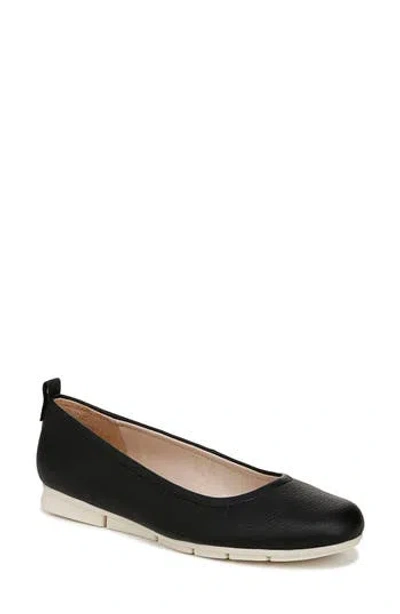 Dr. Scholl's Timeless Flat In Black