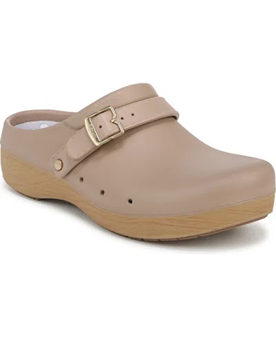 DR. SCHOLL'S WOMEN'S FEEL CHILL ROUND TOE RECOVERY CLOGS