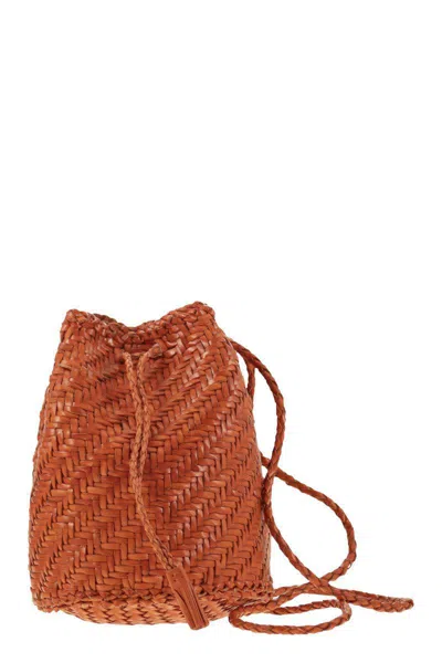 DRAGON DIFFUSION DRAGON DIFFUSION POMPOM DOUBLE JUMP - BUCKET BAG WITH WOVEN LEATHER