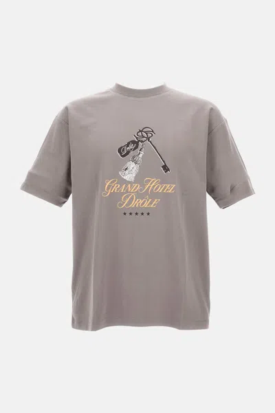 Drã´le De Monsieur T-shirt 'grand Hotel' In Gray