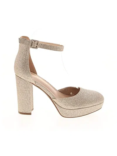 Pre-owned Dream Pairs Heels In Gold