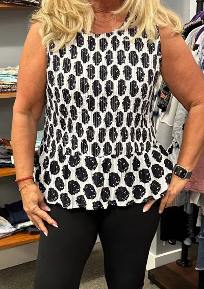 Dress Addict Lou Sleeveless Top In Black & White In Multi