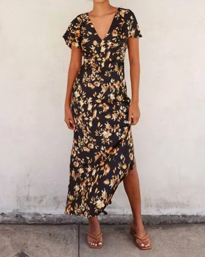 DRESS FORUM FLUTTER SLEEVE SATIN MAXI DRESS IN MIDNIGHT GLOW