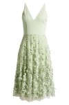 Dress The Population Darleen V-neck Embroidered Mesh Cocktail Dress In Green