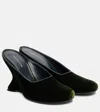 Dries Van Noten 95 Velvet Wedges In Purple