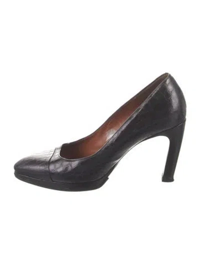 Pre-owned Dries Van Noten Embossed Leather Pumps In Black