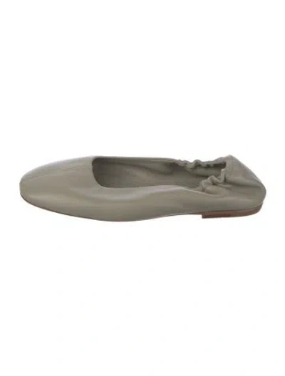 Pre-owned Dries Van Noten Leather Ballet Flats In Neutral