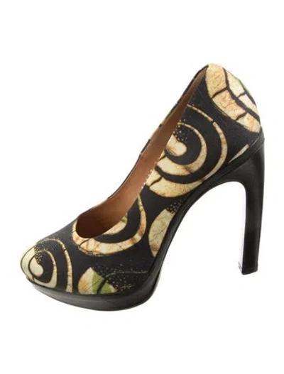 Pre-owned Dries Van Noten Printed Pumps In Black