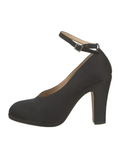 Pre-owned Dries Van Noten Pumps In Black