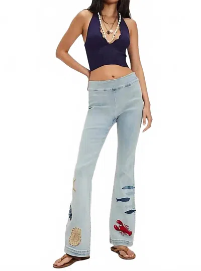 Driftwood Pull On Seaside Social Jeans In Light Wash In Blue