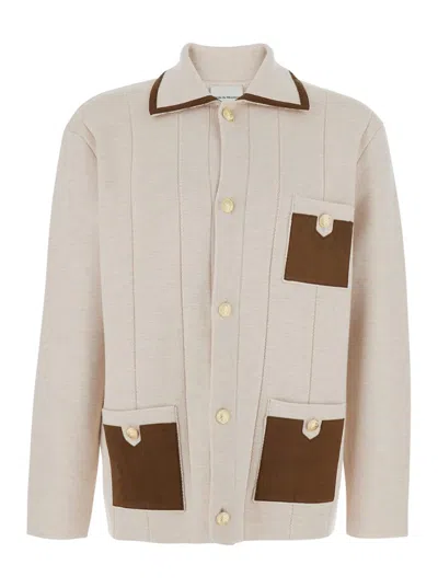 DRÔLE DE MONSIEUR 'LE CARDIGAN À POCHES' BEIGE CARDIGAN WITH CLASSIC COLLAR AND THREE FRONT PATCH POCKETS IN WOOL MAN