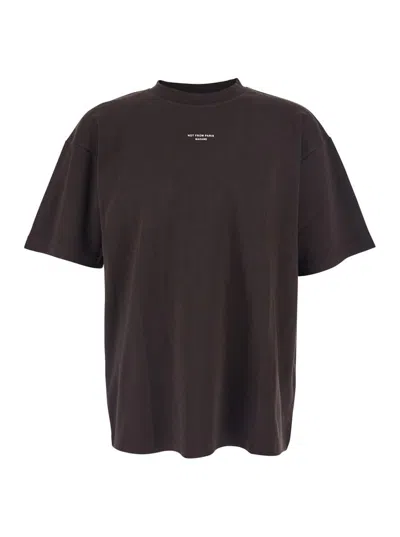 DRÔLE DE MONSIEUR 'LE T-SHIRT SLOGAN CLASSIQUE' BROWN CREWNECK T-SHIRT WITH PRINT ON THE FRONT IN COTTON MAN