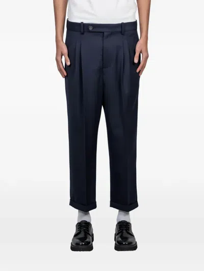 Drôle De Monsieur Pleated Cropped Trousers In Blue