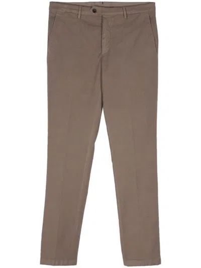 Drumohr Tapered Chinos In Brown