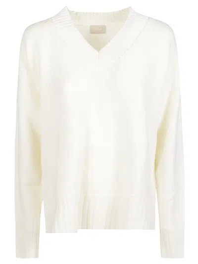 Drumohr Relaxed Oversized V-neck Sweater In Soft Merino Wool In White