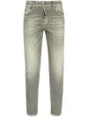 Dsquared2 Logo Patch Jeans In 灰色