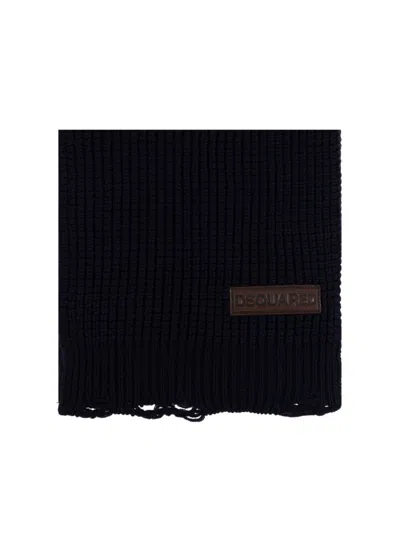 Dsquared2 Logo Patch Knit Wool Scarf In Black