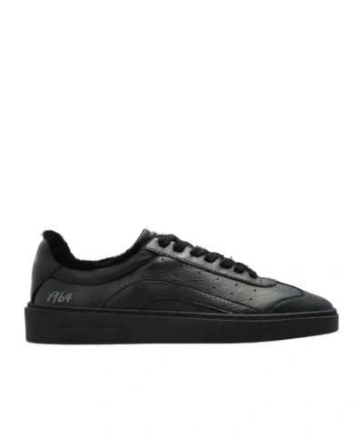 Dsquared2 Round Toe Low Top Sneakers In Black