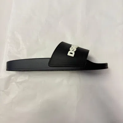 Dsquared2 Contoured Raised Lettering Sandals In Black