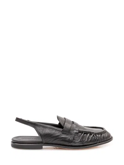 Ducanero Loafers With Pleated Details In Nero