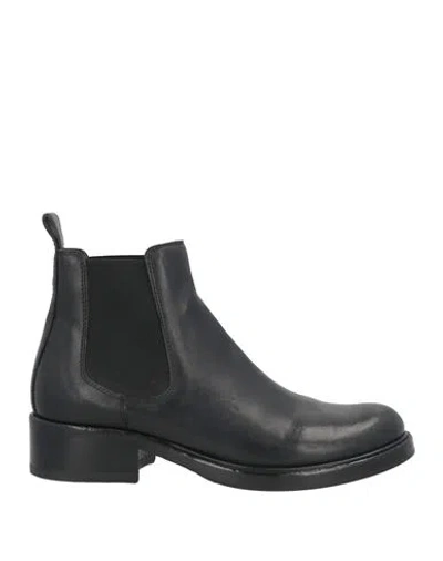 Ducanero Woman Ankle Boots Black Size 7.5 Leather