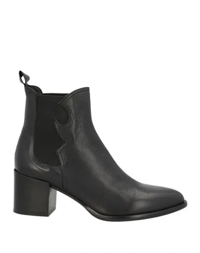 Duccio Del Duca Woman Ankle Boots Black Size 7.5 Leather