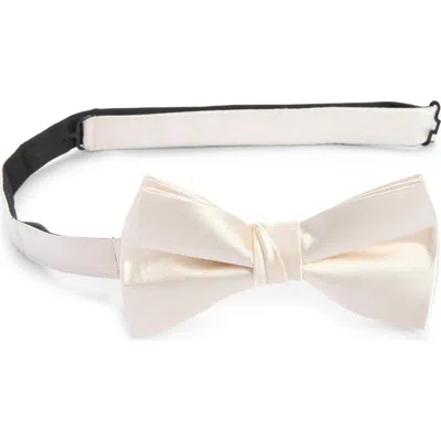 Duchamp Silk Bow Tie In Ivory