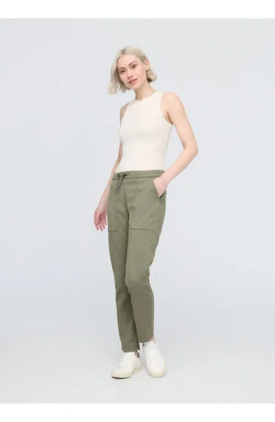 Duer No Sweat Harbour Pant In Green
