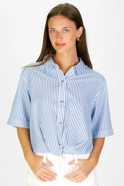 Duffield Lane Livvy Top In Blue Seersucker