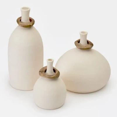 Dumae Mona Vessels In Neutral