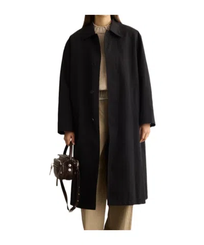 Dunst Collared Long-sleeved Trench Coat In Black