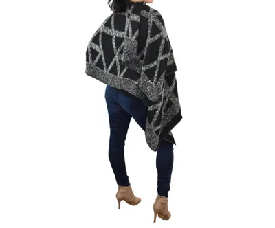 Dupatta Designs Knox Reversible Ruana Wrap In Black/white In Multi
