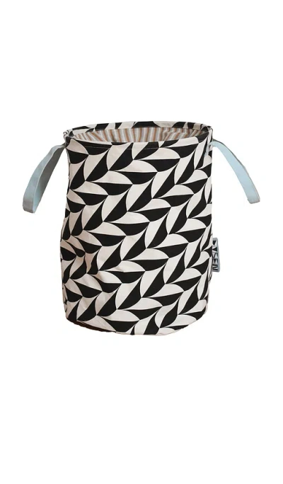 Dusen Dusen Scallop Canvas Laundry Hamper In Black