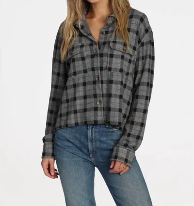 Dylan Crop Shirt Jacket In Black In Gray
