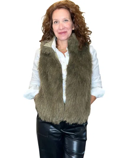 Dylan Reversible Vest In Olive In Green