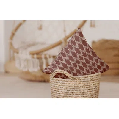 E By Design Outdoor Square Pillow Cover & Insert In Maroon
