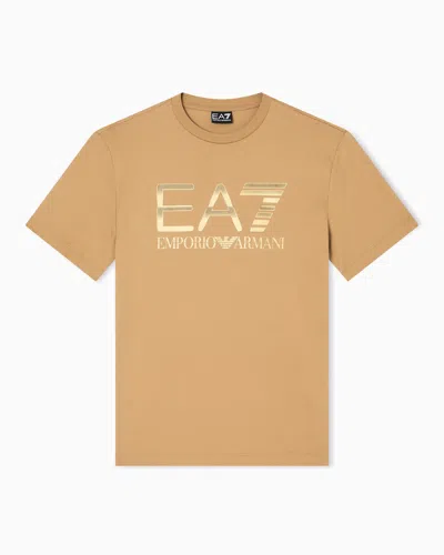 Ea7 T-shirt Logo Series En Coton Avec Grand Logo In Sand