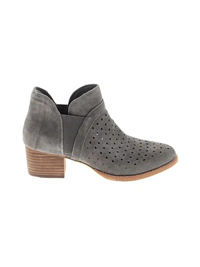 Pre-owned Earth Ankle Boots In Gray