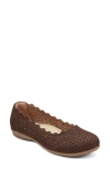Earth Women's Bria Casual Flat In Brown