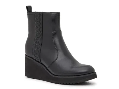 Earth Camryn Wedge Bootie In Black