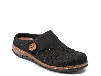 Earth Erinn Clog In Black