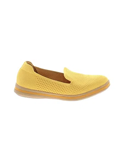 Pre-owned Earth Flats In Yellow
