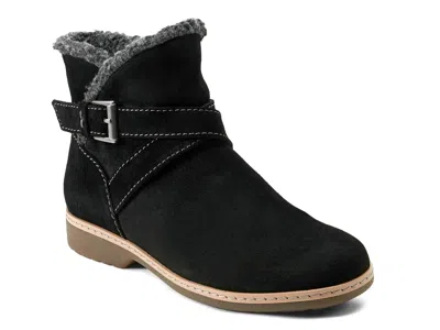 Earth Hutton Bootie In Black