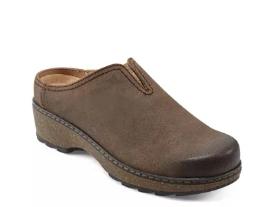 Earth Kolia Clog In Brown