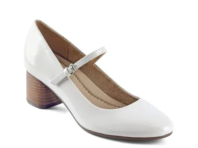Earth Rumer Mary Jane Pump In White